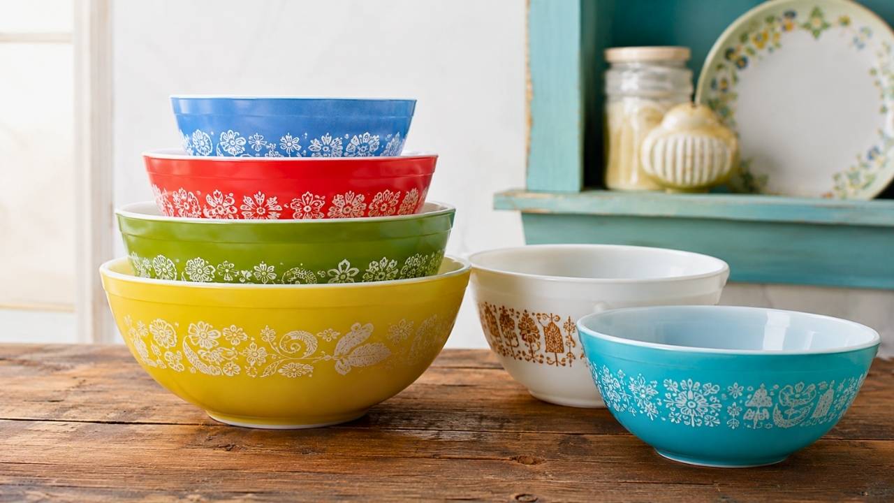 Vintage Pyrex Cinderella Bowls Value Guide: Rare Patterns, Identification Tips, and Current Prices Explained