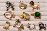 Vintage Jelly Belly Brooches: Complete Collector’s Guide to Identification, History, Values, and Rare Finds
